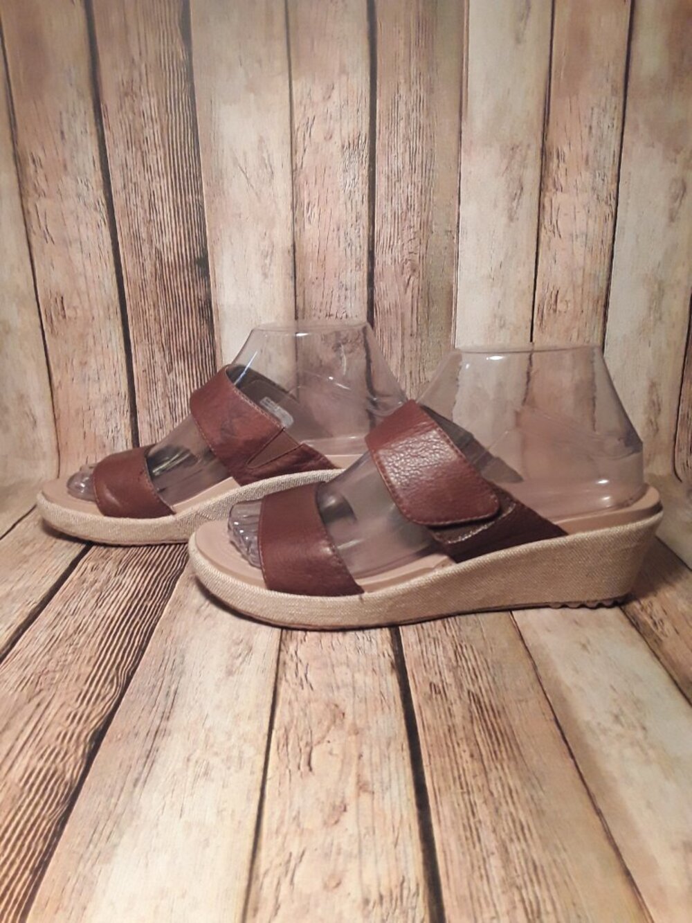 Crocs Brown Sandals - Picture 4 of 10